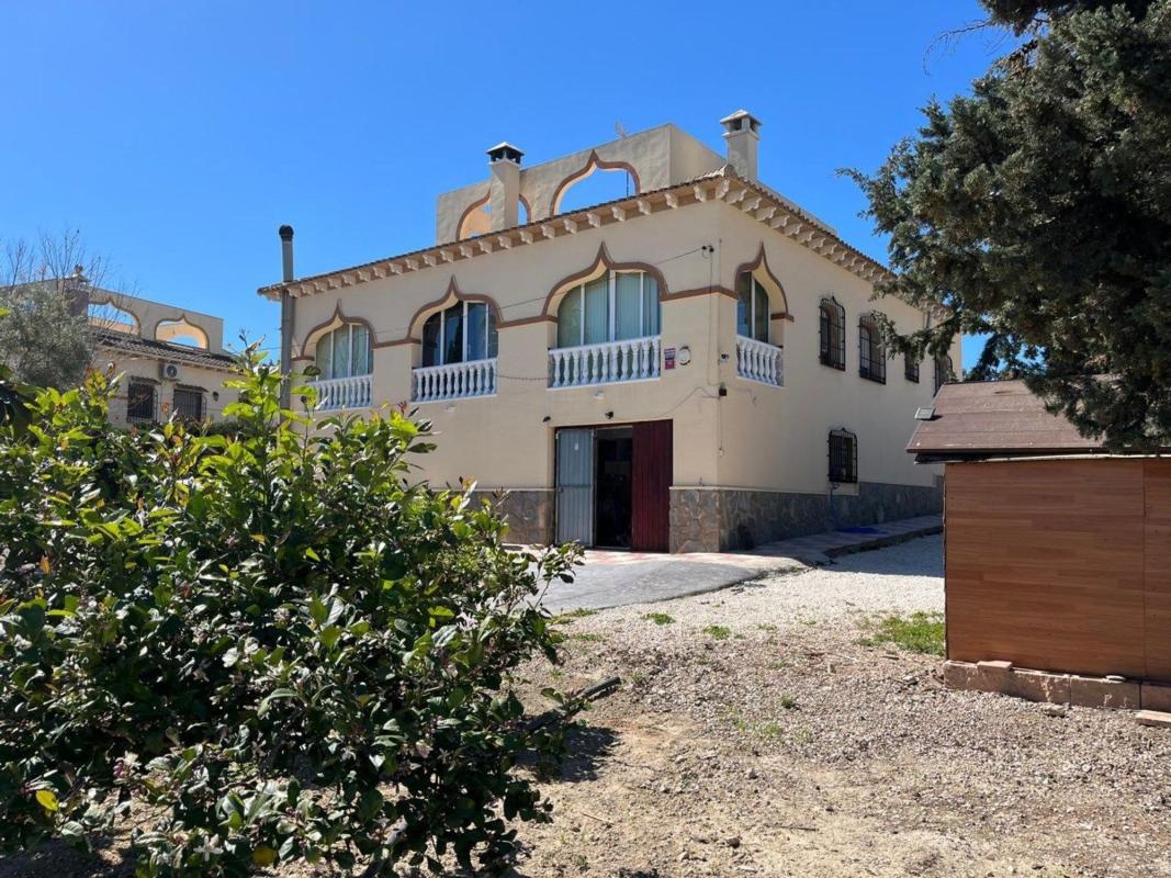 Sprzedaż niezależnego domku jednorodzinnego w  Casa o chalet en Avenida del Mar, Almoradí, Almoradí photo 3