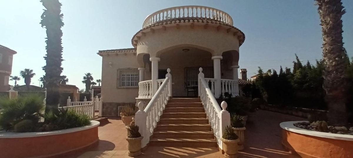 Properties for sale and rent in Spain photo 2
