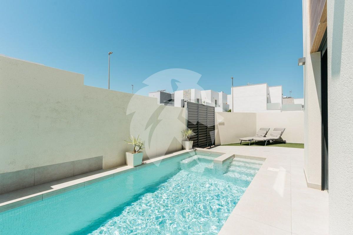 Properties for sale and rent in Spain photo 5