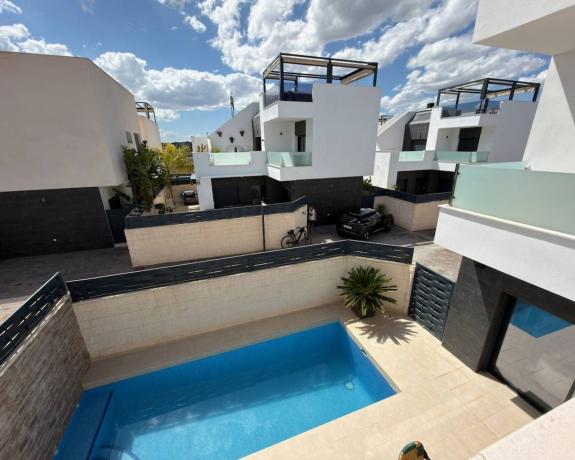 Casa o chalet independiente en Calle Rafael de León, Benijofar thumbnail 1