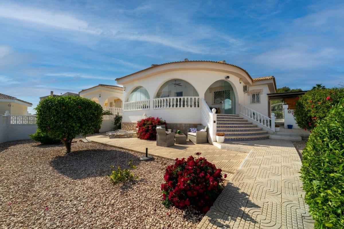 Properties for sale and rent in Spain photo 1