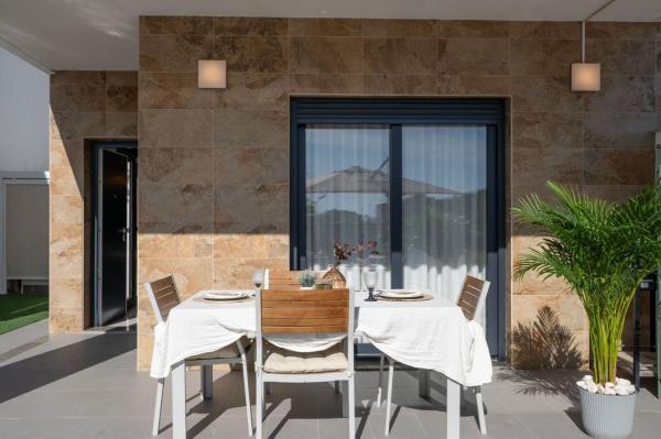 Chalet pareado en Calle Maria Goyri, Bigastro photo 3