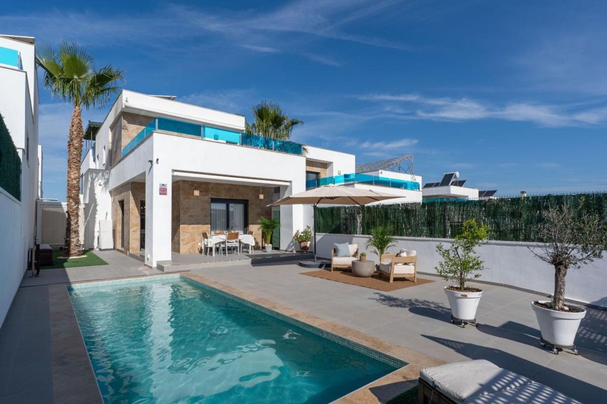 Properties for sale and rent in Spain photo 1