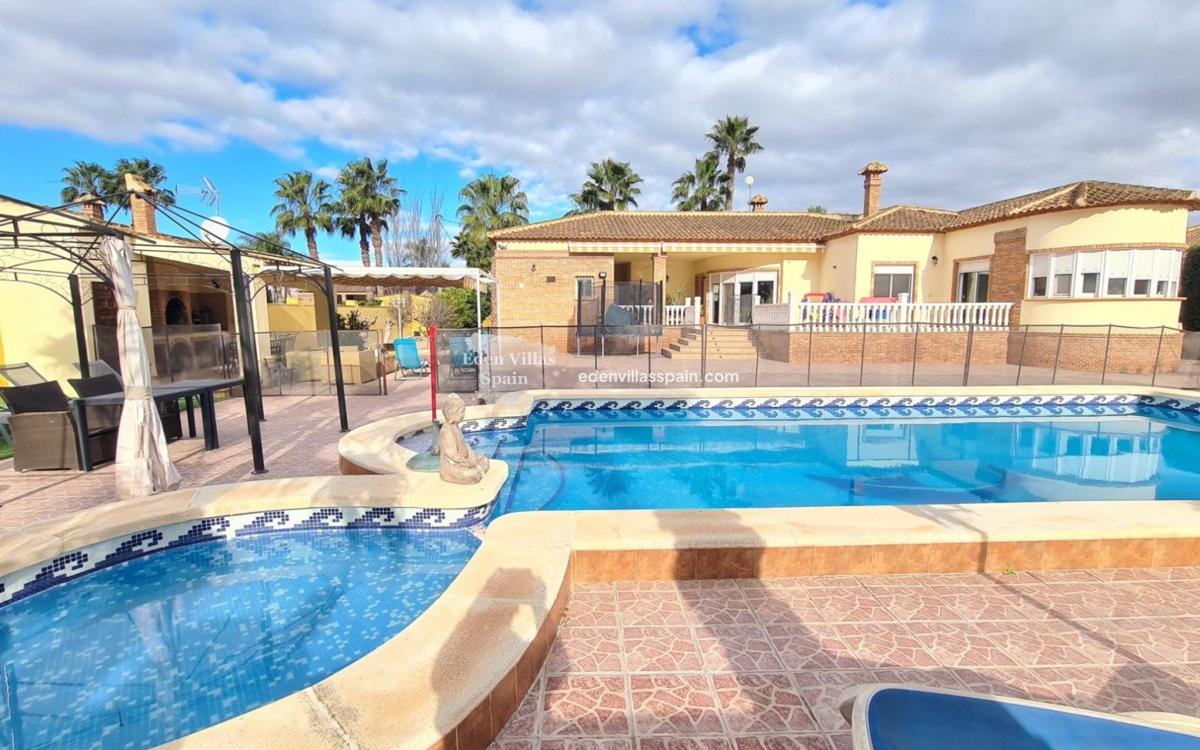 Properties for sale and rent in Spain photo 2