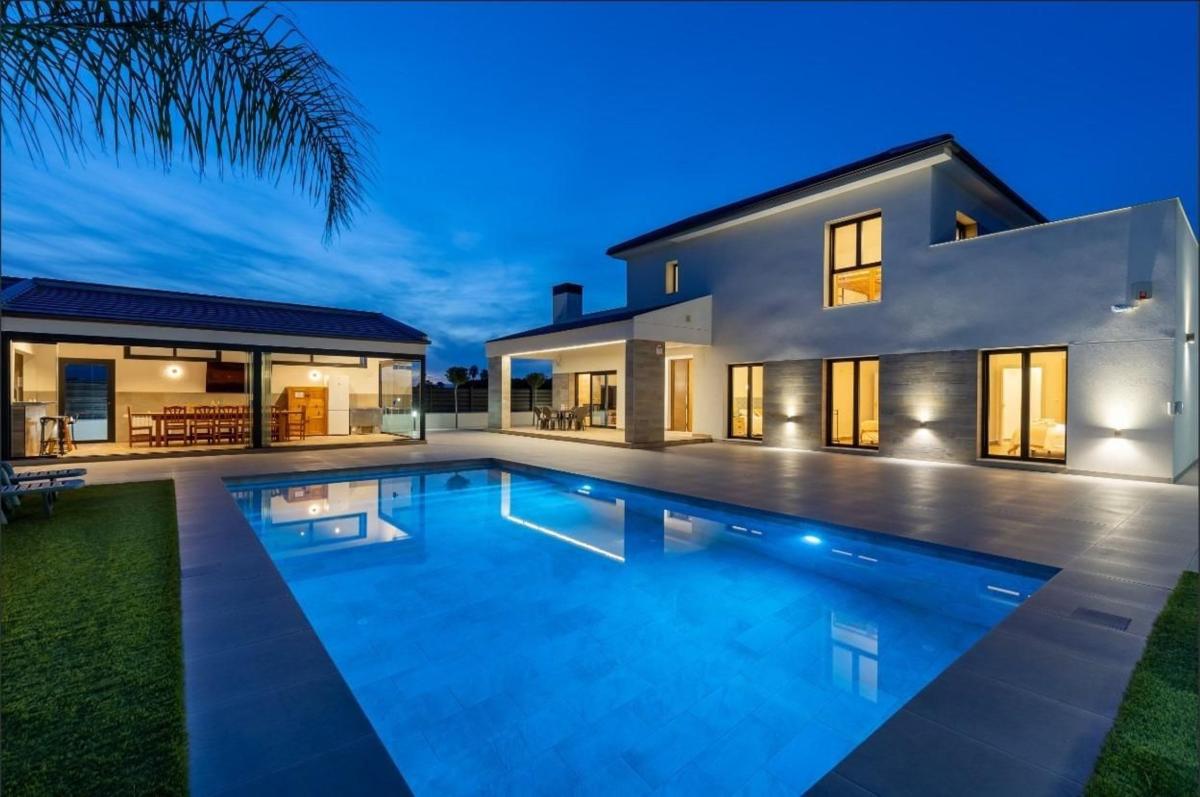 Properties for sale and rent in Spain photo 1