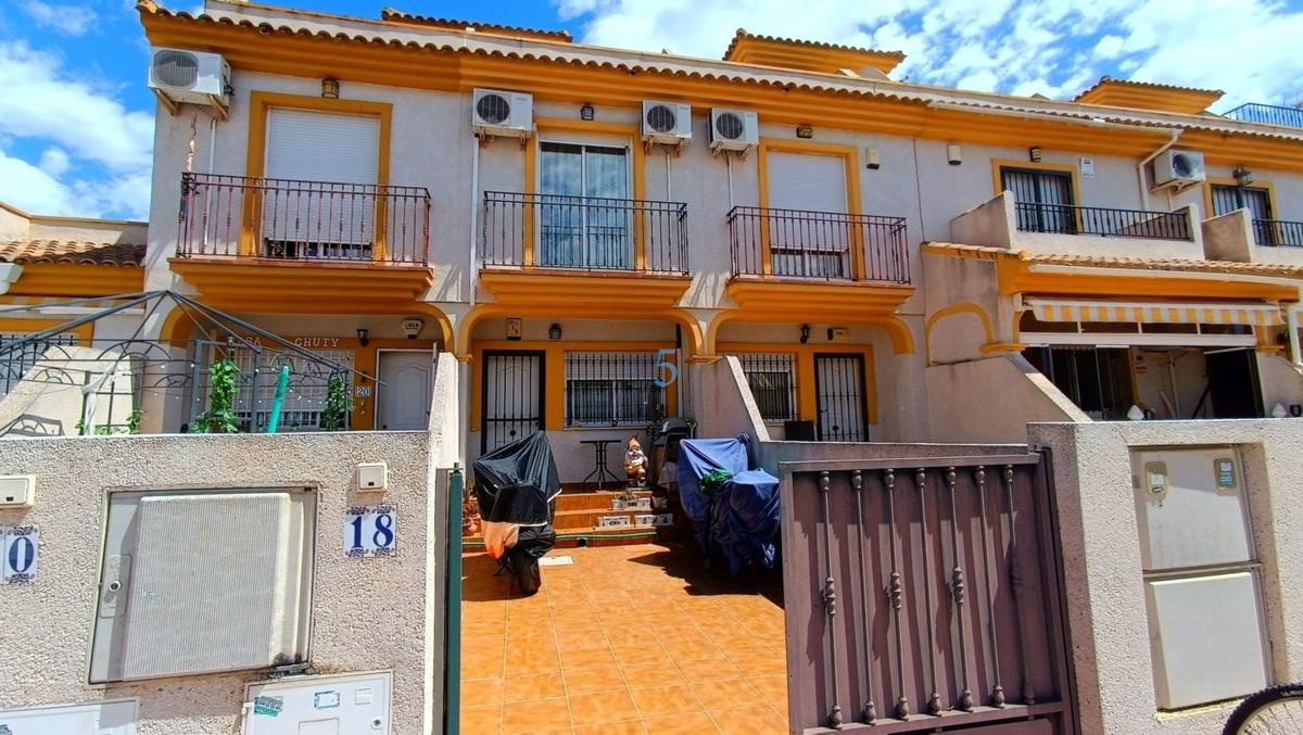 Sale of independent chalet in Casa o chalet en Daya Nueva, Daya Nueva
photo 1