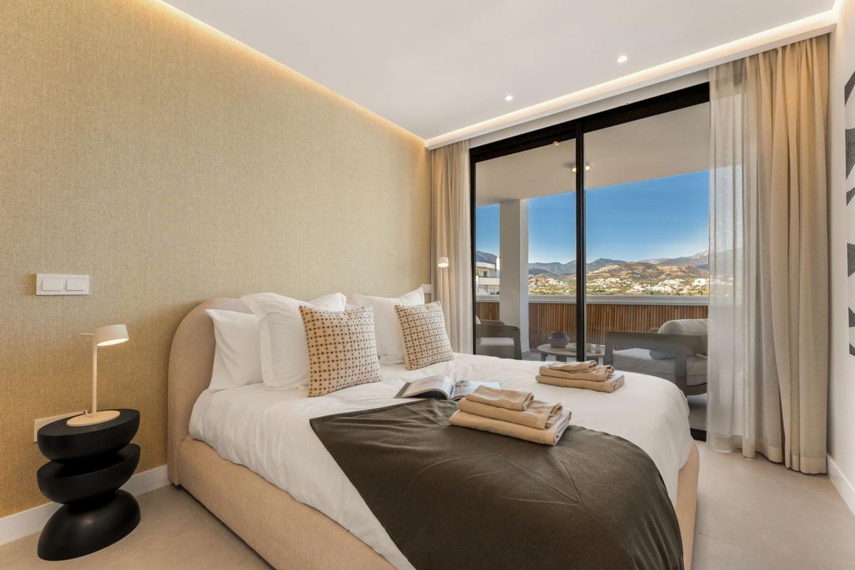 Sprzedaż poddasza w Calle de las Adelfas, 7, Nueva Andalucía, Marbella, Marbella photo 2