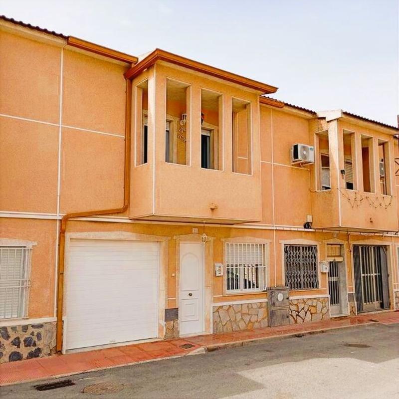 Propiedades en venta y alquiler en España photo 1