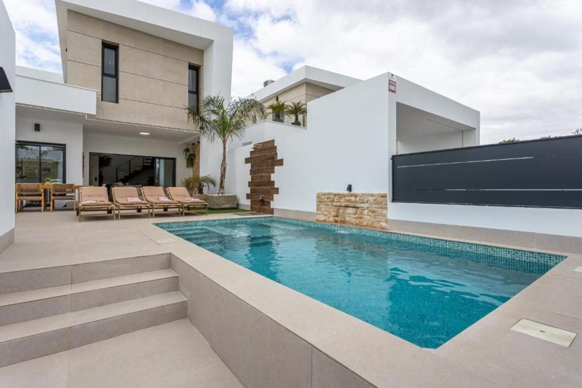 Properties for sale and rent in Spain photo 2