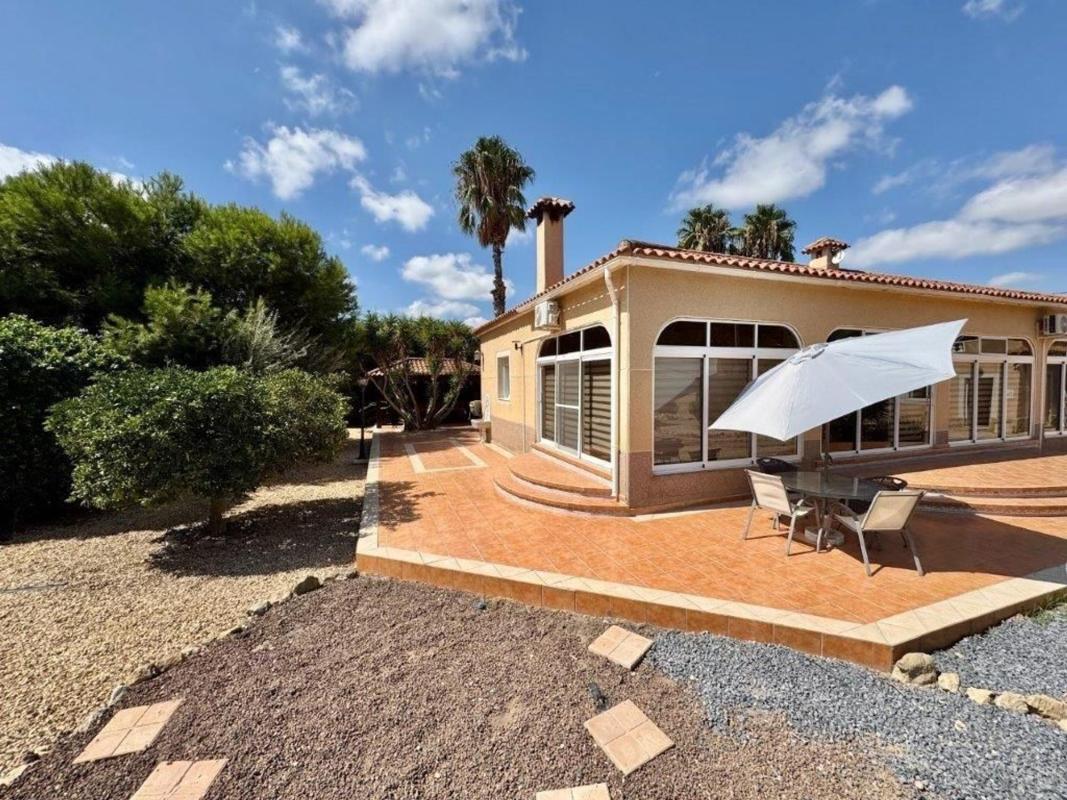 Properties for sale and rent in Spain photo 2