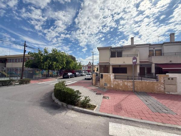 Chalet adosado en Dolores photo 1