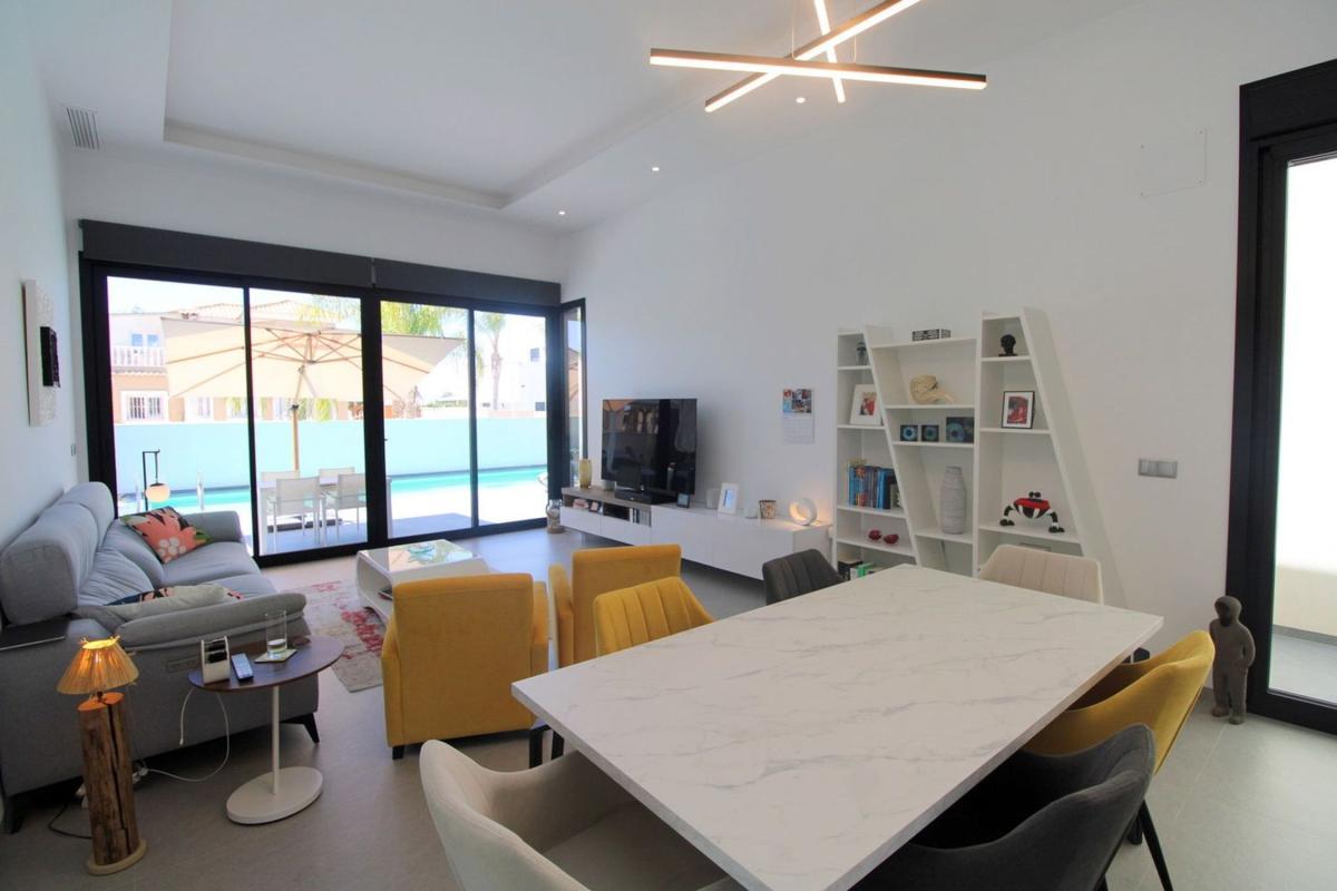 Sale of independent chalet in Casa o chalet en Formentera del Segura, Formentera del Segura
photo 5