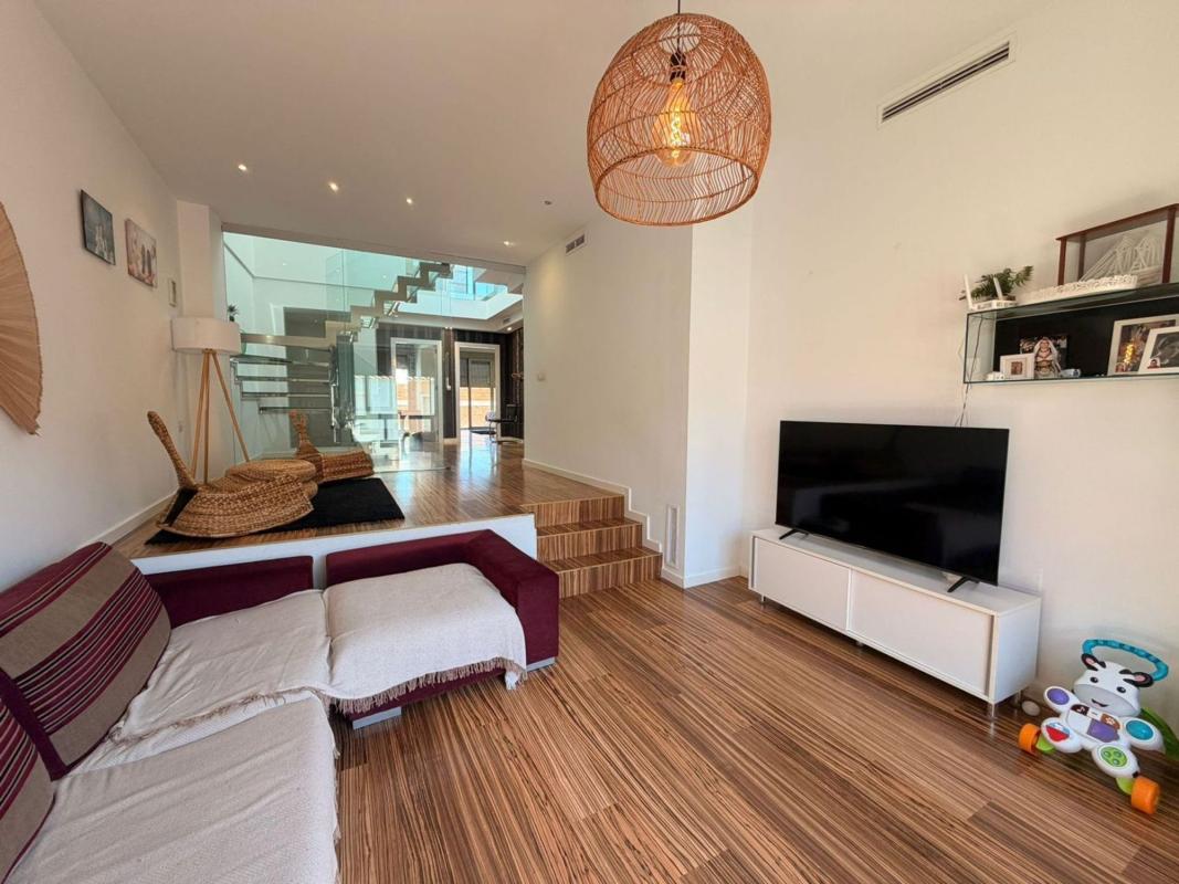 Properties for sale and rent in Spain photo 2