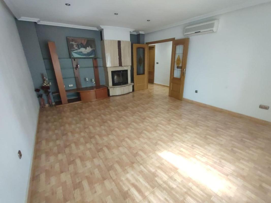 Properties for sale and rent in Spain photo 3