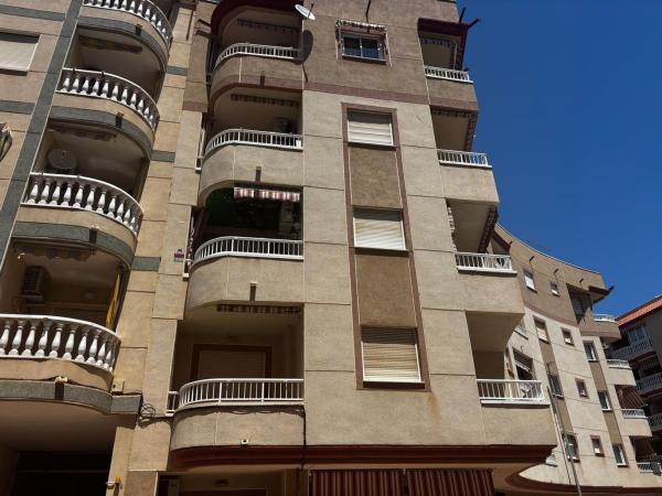 Sprzedaż mieszkania w Piso en Plaza Médico José María Sanz, 1, Las Viñas, Guardamar del Segura, Guardamar del Segura
photo 1