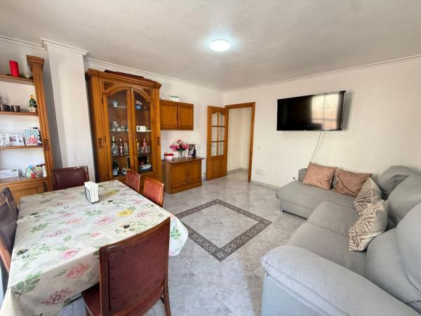 Sprzedaż mieszkania w Piso en Calle Crevillent, Zona Pueblo, Guardamar del Segura, Guardamar del Segura
 photo 4