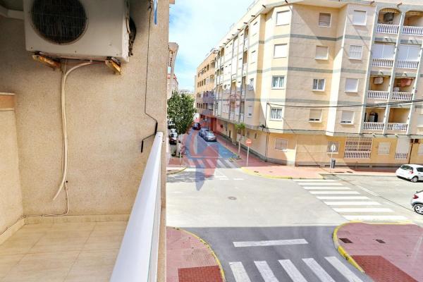 Venta de piso en Piso en Calle Hermanos Bazán, 4, Las Viñas, Guardamar del Segura, Guardamar del Segura
photo 1