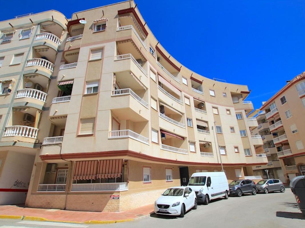 Venta de piso en Piso en Plaza Médico José María Sanz, 1, Las Viñas, Guardamar del Segura, Guardamar del Segura
photo 1
