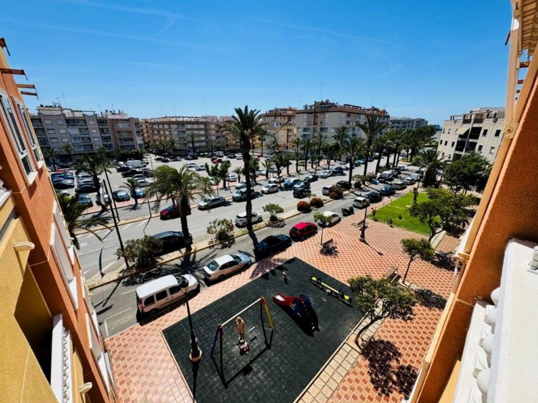 Venta de piso en Piso en Calle Era del Lucio, 3, Las Viñas, Guardamar del Segura, Guardamar del Segura
photo 1