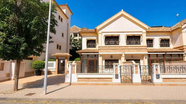 Chalet adosado en Serra Gelada, 14, Urbanizaciones, Guardamar del Segura photo 1