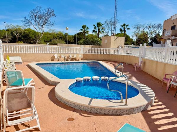 Independent chalet for sale in Casa o chalet en Calle Jaume de Soler, 33, Urbanizaciones, Guardamar del Segura, Guardamar del Segura
thumbnail 1