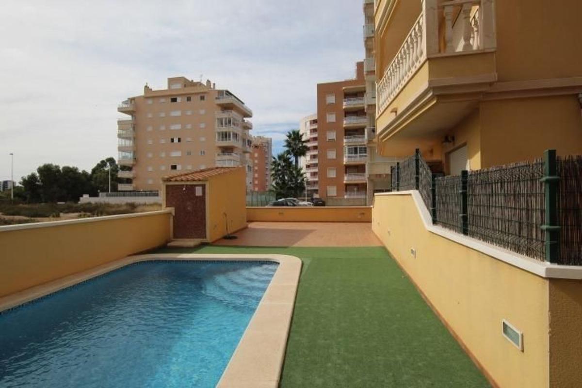 Venta de piso en Piso en Calle Ingeniero Juan Garcia, Puerto Deportivo, Guardamar del Segura, Guardamar del Segura
photo 1