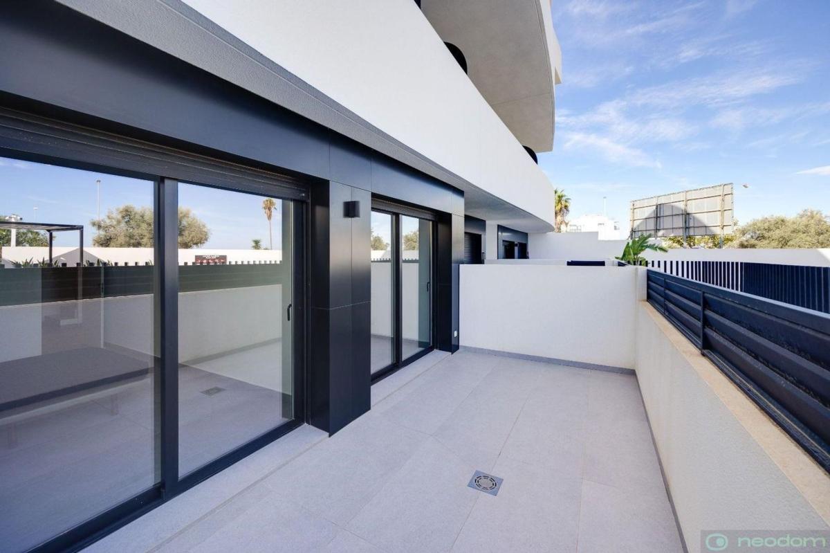 Venta de duplex en Dúplex en Urbanizaciones, Guardamar del Segura, Guardamar del Segura photo 2