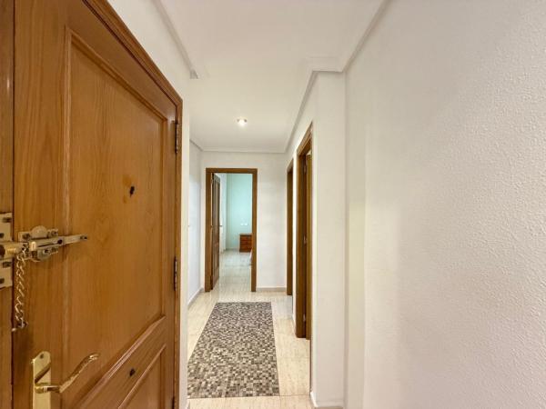 Venta de piso en Piso en Calle Ausiàs March, Zona Pueblo, Guardamar del Segura, Guardamar del Segura
thumbnail 2