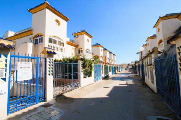 Продажа квартиры на Piso en Calle Berenguer de Massanet, Urbanizaciones, Guardamar del Segura, Гуардамар-дель-Сегура
 photo 2