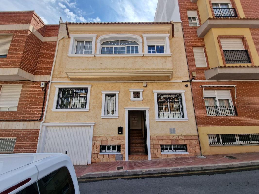 Propiedades en venta y alquiler en España photo 2