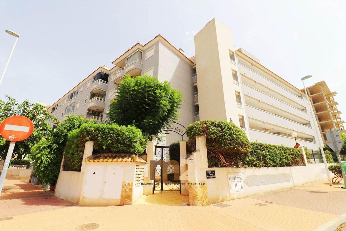 Venta de piso en Piso en Calle Juan García, Puerto Deportivo, Guardamar del Segura, Guardamar del Segura
photo 1