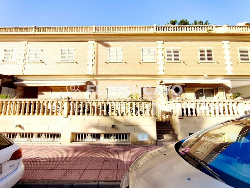 Propiedades en venta y alquiler en España photo 1