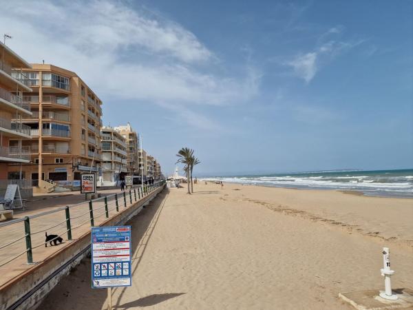 Sprzedaż mieszkania w Piso en Calle Jorge Juan, 5, Guardamar Playa, Guardamar del Segura, Guardamar del Segura
thumbnail 1