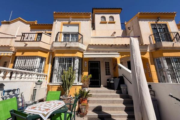 Independent chalet for sale in Casa o chalet en Calle Manuel Ferrández, Urbanizaciones, Guardamar del Segura, Guardamar del Segura
thumbnail 1