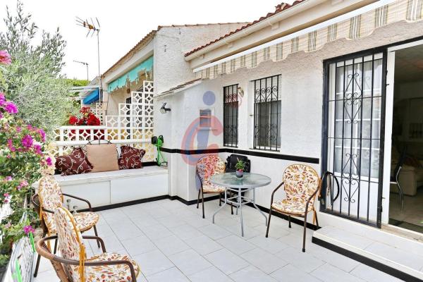 Chalet adosado en Urbanización Pinomar, 21, Urbanizaciones, Guardamar del Segura photo 4