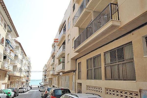 Sprzedaż mieszkania w Piso en Calle Jorge Juan, Guardamar Playa, Guardamar del Segura, Guardamar del Segura
photo 1