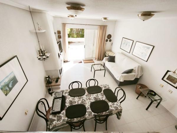 Chalet adosado en Calle Berlín, Urbanizaciones, Guardamar del Segura photo 2