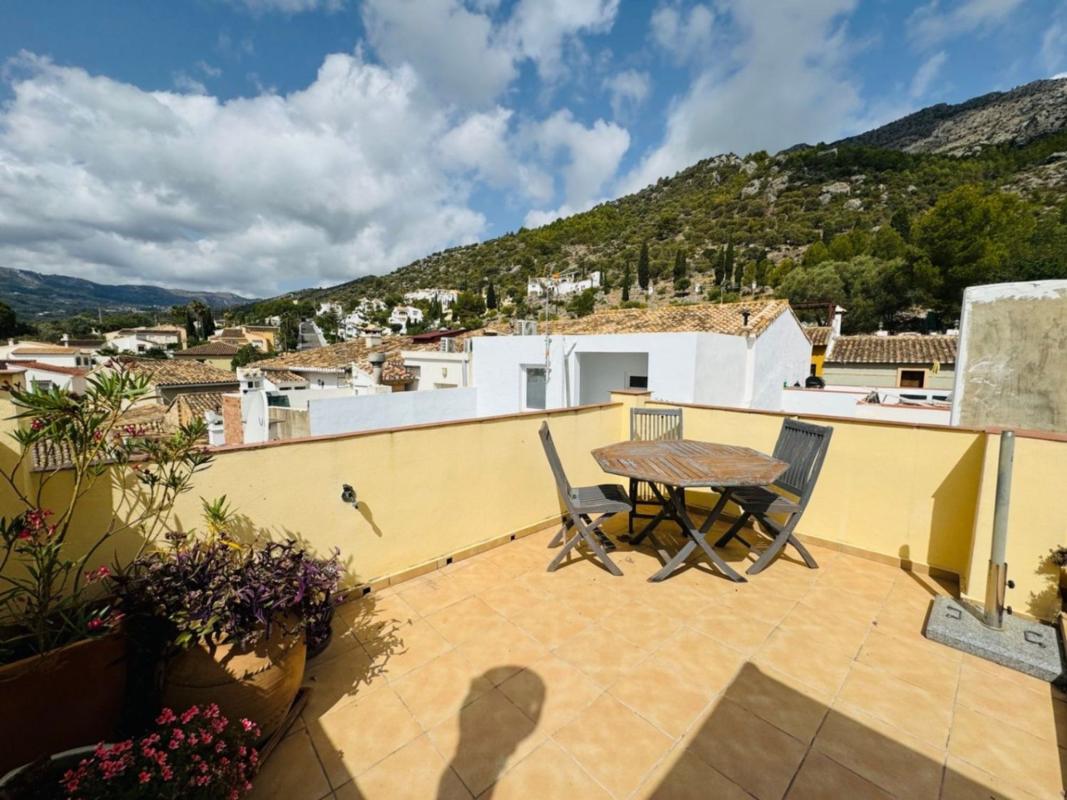 Properties for sale and rent in Spain photo 3
