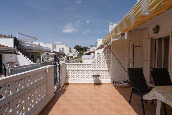 Chalet adosado en Urbanización Pinomar, Urbanizaciones, Guardamar del Segura thumbnail 2