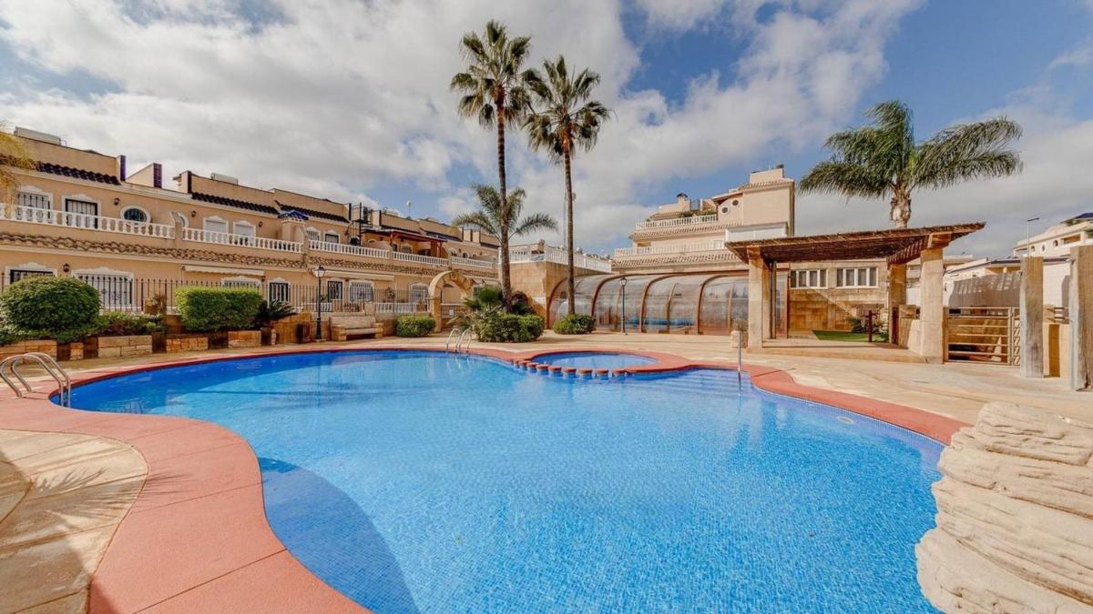 Sale of apartment in Piso en Villamartín, Orihuela, Orihuela
photo 1