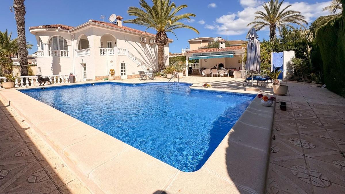 Propiedades en venta y alquiler en España photo 1