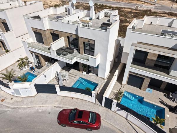 Chalet pareado en Calle Los Miras, Los Montesinos thumbnail 1
