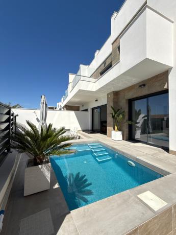 Chalet pareado en Calle Los Miras, Los Montesinos thumbnail 2