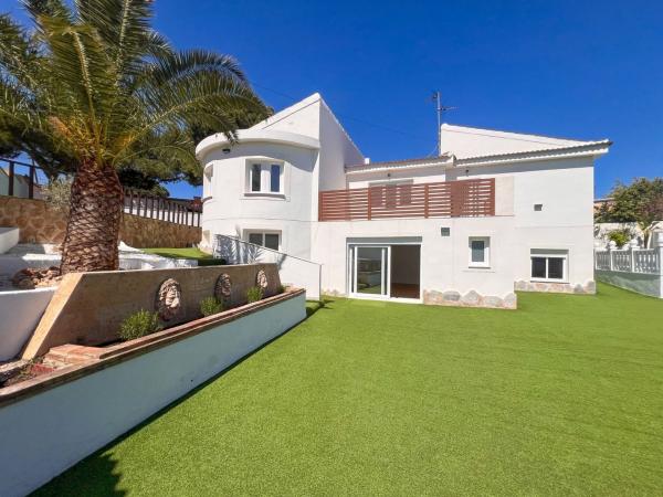 Chalet independiente en venta en Casa o chalet en Avenida Elche Bal, 19, Los Balcones - Los Altos del Edén, Torrevieja, Torrevieja
 photo 1