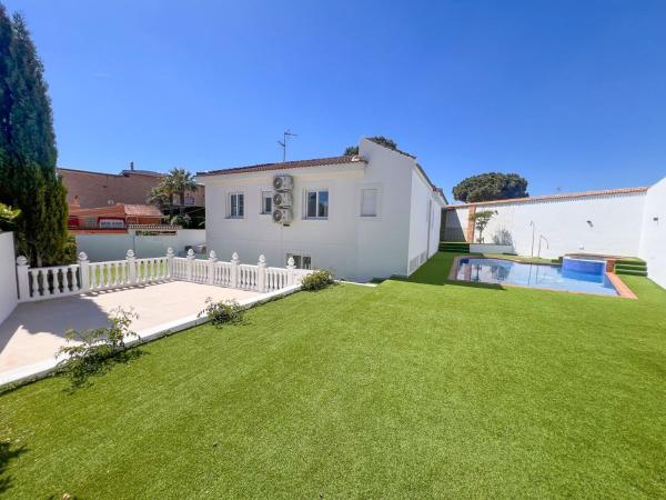 Chalet independiente en venta en Casa o chalet en Avenida Elche Bal, 19, Los Balcones - Los Altos del Edén, Torrevieja, Torrevieja
 photo 2