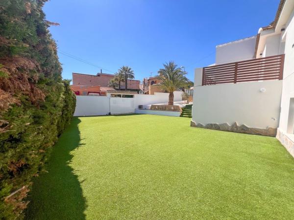 Chalet independiente en venta en Casa o chalet en Avenida Elche Bal, 19, Los Balcones - Los Altos del Edén, Torrevieja, Torrevieja
 photo 3