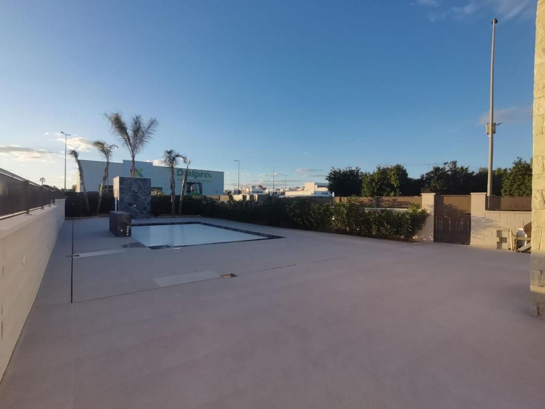 Properties for sale and rent in Spain photo 2