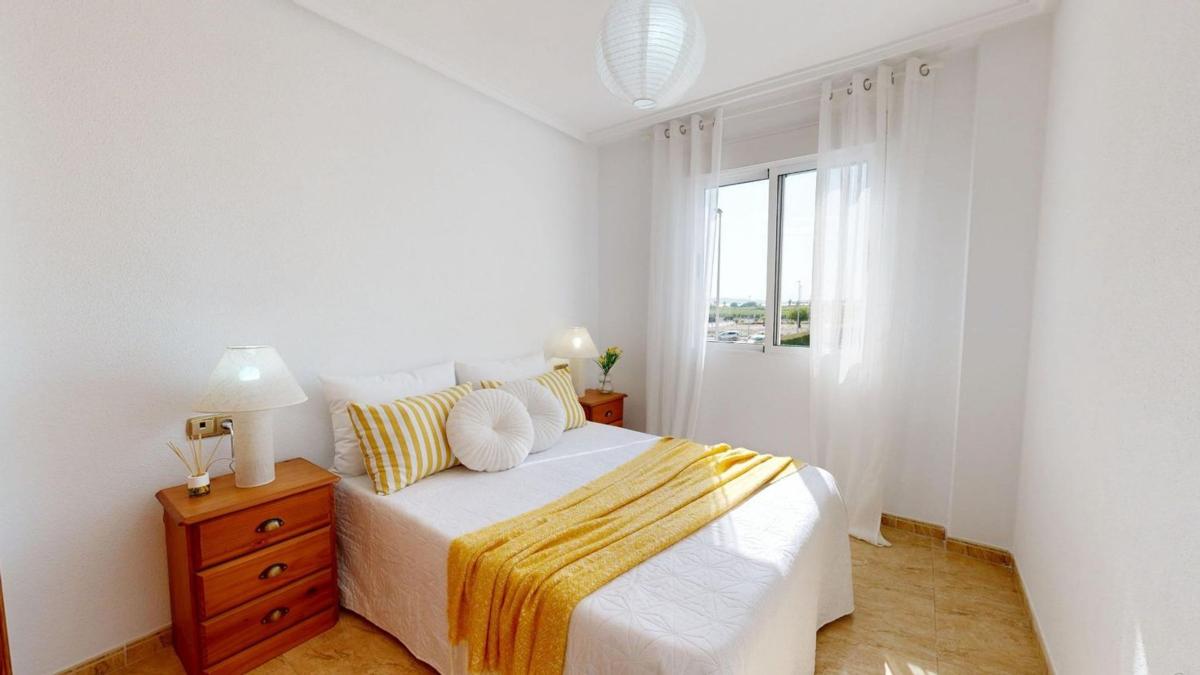 Sale of apartment in Piso en Calle la Paz, Los Montesinos, Los Montesinos
photo 2