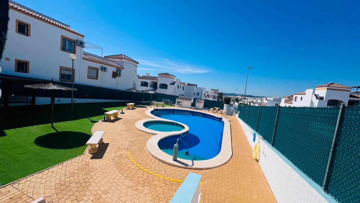 Sale of apartment in Piso en Desamparados-Hurchillo-Torremendo, Orihuela, Orihuela
photo 2