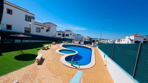 Venta de piso en Piso en Desamparados-Hurchillo-Torremendo, Orihuela, Orihuela
 photo 2